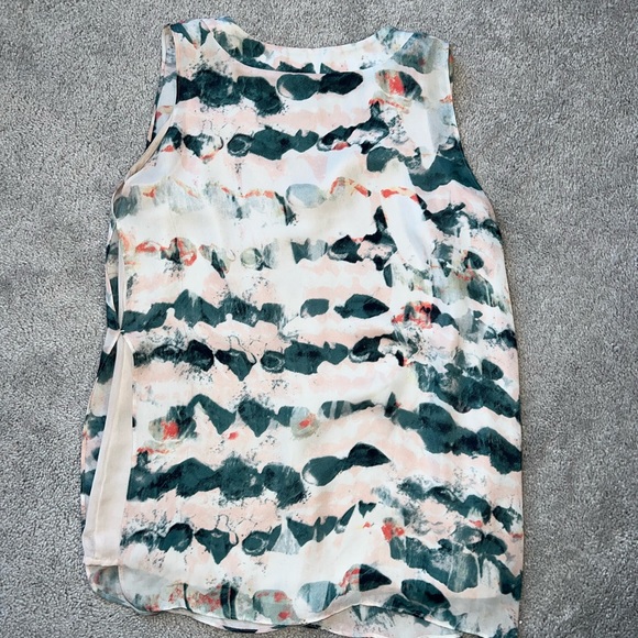 Cabi V-Neck Tank Top - Picture 6 of 8